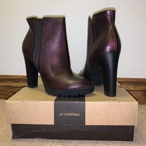 LE CHÂTEAU High healed boots!